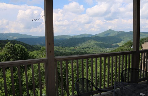 Sugar Mountain Condo | 'Almost Heaven' - Walk to Big Birch Slope!