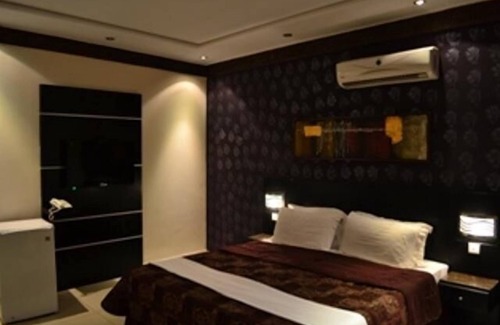 Riyadh Hotel | AlMuhaidb Khanshalila