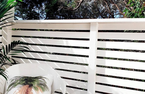 Avalon Beach House | “Aloha Avalon” - 3 bedroom apt just a short stroll to two beaches & village