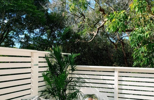 Avalon Beach House | “Aloha Avalon” - 3 bedroom apt just a short stroll to two beaches & village