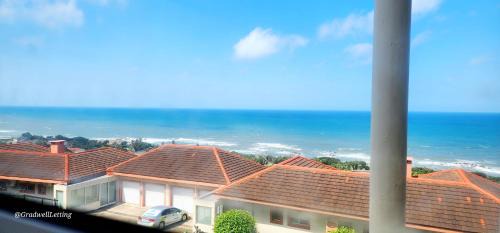 Ramsgate Beach Apartment | Alomsee 10 - Sleeps 8 with amazing views of the sea