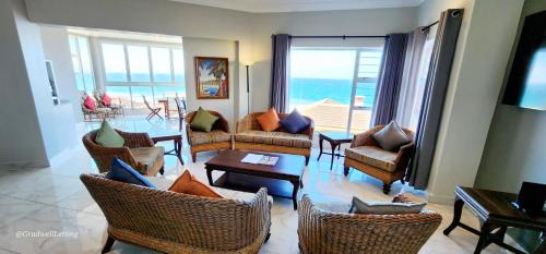Ramsgate Beach Apartment | Alomsee 10 - Sleeps 8 with amazing views of the sea