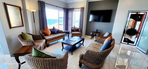 Ramsgate Beach Apartment | Alomsee 10 - Sleeps 8 with amazing views of the sea