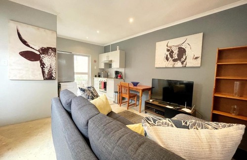 Greater Johannesburg Metropolitan Area Apartment | Alon Cottage