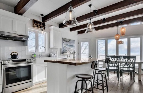 Baie-St-Paul Ski Chalet | Alpha-M | Vue sur le fleuve | Spa