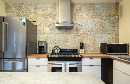 Incline Village Cabin | Alpine Bay by AvantStay | 5mins To Diamond Peak Skiing w/Expansive Deck