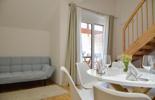 Zauchen Apartment | Alpine Chalet Pia Top 5 by AA Holiday Homes