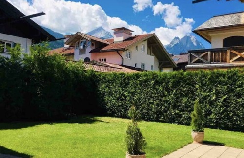 Garmisch-Partenkirchen Villa | Alpine Escape Ferienhaus mit Bergblick