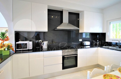 El Mas Fumats House | Alquiler de casa con piscina y vistas, max.7 personas, Roses