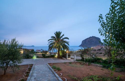 Monemvasia Apartment | Alta Vista Studios - ex Lekka's House