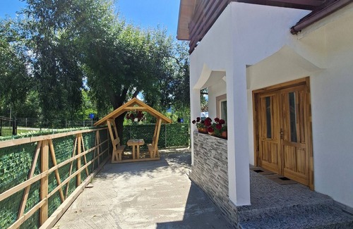 Piatra Neamt House | Altan's Gold– Perfect for Family & Friends