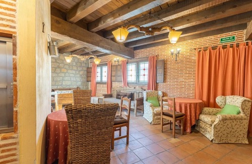 Villacastin Cottage | Alval House for 23 people