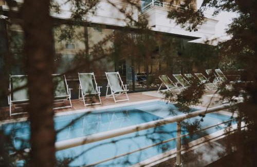 Golem Hotel | Alvin Comfort Hotel