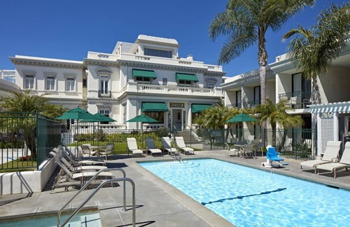 Coronado Hotel | Always a Great Idea To Unwind! Beach Access, Heated Pool, Private Parking!