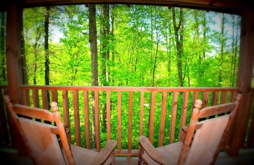Pigeon Forge Cabin | Always Misbehavin 1 Bedroom Cabin by RedAwning