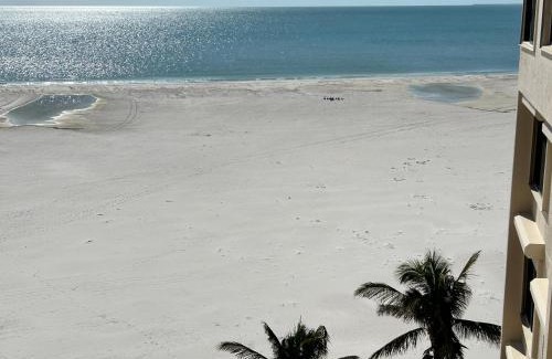 South Island Apartment | Always Summer On a White Sandy Beach