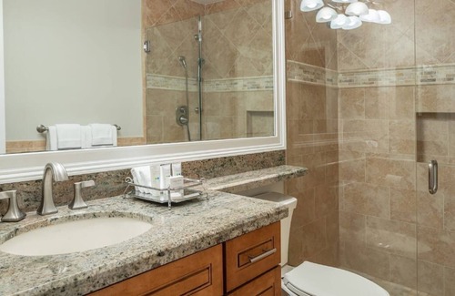 Hunt Club Resort | Always Take The Scenic Route! 2 Comfortable Units, Tennis Court, On-site Dining