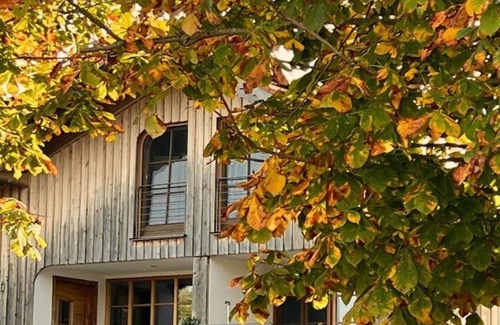 Traunreut House | "Am Weiher" Comfortable holiday residence