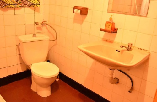 Musanze Bed & Breakfast | Amahoro Guest House - Double Room with Private Shower Room