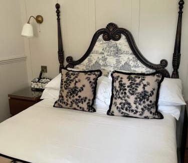 Newington House | AmarAgua Guest house