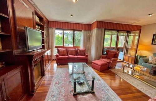 Begona Apartment | Amatxo Maitia - Amplio Piso en Zona Residencial