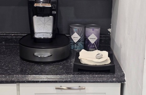 Hillside Apartment | Amazing 2-bedroom home away from home next door to Newark International Airport.