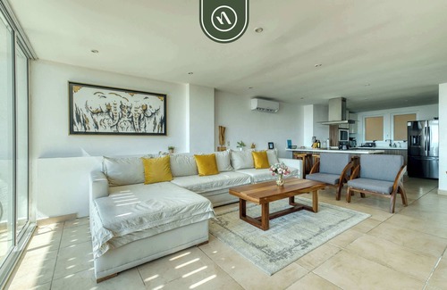 Brisas del Marques Apartment | Amazing 3 BR Penthouse with Beachclub