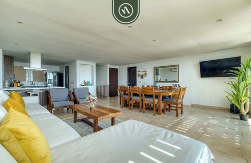 Brisas del Marques Apartment | Amazing 3 BR Penthouse with Beachclub