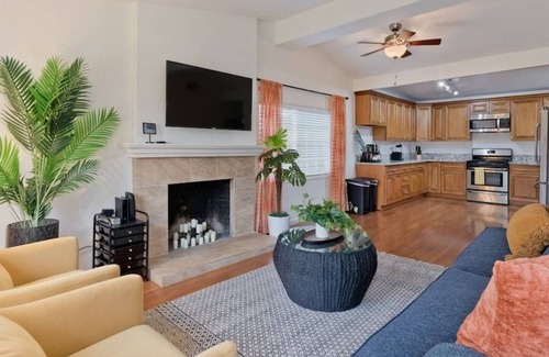 Serra Mesa House | Amazing 3d/2ba Home, Close to All SD Has to Offer!