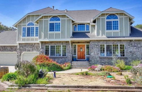 Aromas House | Amazing 4-bedroom estate near Monterey, Santa Cruz, Pinnacles Natl Monument