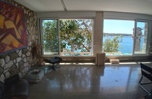 Povlja House | Amazing 4-room house next to the sea, free parking