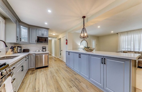 Frankford House | Amazing 5 bedroom, swim spa, river, close to Batawa Ski Hill