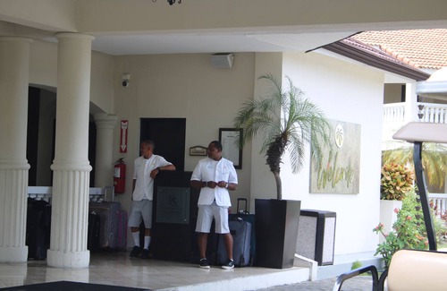 Cofresi Resort | Amazing All-Inclusive 2-bedroom for up to 6 with a Pool. 5-minute walk to beach!