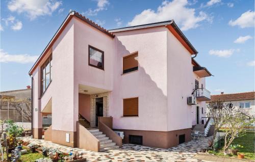 Valdebek Apartment | Amazing Apartment In Pula With Wifi
