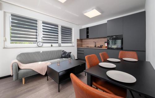 Gulici Apartment | Amazing Apartment In Vranici With Wifi