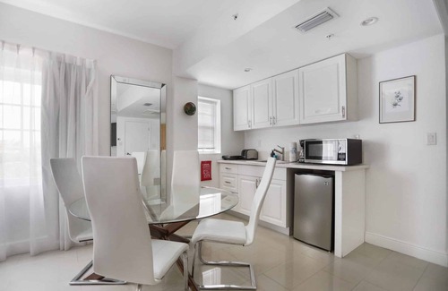 City Center Hotel | Amazing Beach Staycation, Gorgeous Ambience! 3 Classy Units, Near Ocean Drive