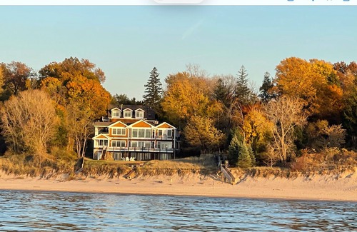 Union Pier House | Amazing Beachfront Estate
