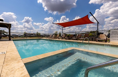 Dripping Springs Cabin | AMAZING Cabin in the Heart of the Hill Country w/breathtaking views,Pool & Spa!