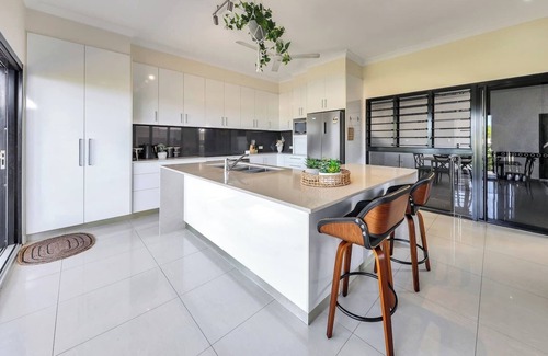 Stuart Park House | Amazing city views in this 3 bedroom home with stunning plunge pool