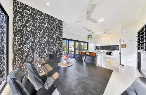 Stuart Park House | Amazing city views in this 3 bedroom home with stunning plunge pool