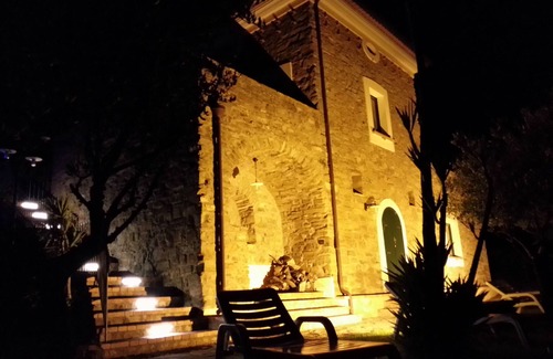 San Mauro Cilento Villa | Amazing Classic Stone House: a green terrace overlooking sea, hill and mountain