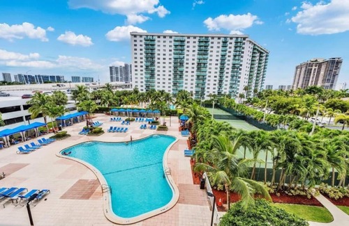 Sunny Isles Beach Apartment | Amazing Condo 3 min to the Beach