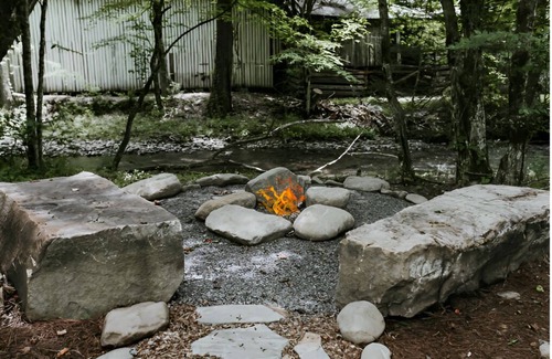 Pittman Center RV Rental | Amazing Creekside Glamping Dome in Park-Like Setting with Hot Tub & A/C!