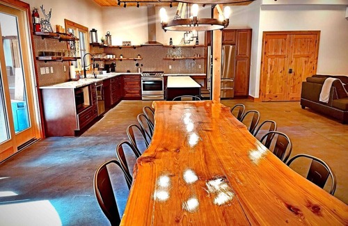 Downtown Leavenworth Cabin | Amazing Custom Enchantment Lodges 5 min walk to Downtown