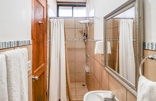 La Cruz House | Amazing family-operated hotel with views, restaurant & bar, & WiFi - five rooms