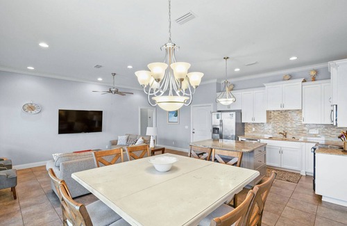 Villa Primera House | Amazing Gulf View Home! Walking distance to shops/dining