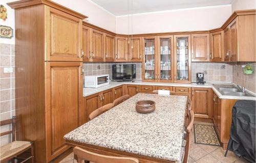 Sant'Ambrogio di Torino House | Amazing Home In Sant'ambrogio Di T