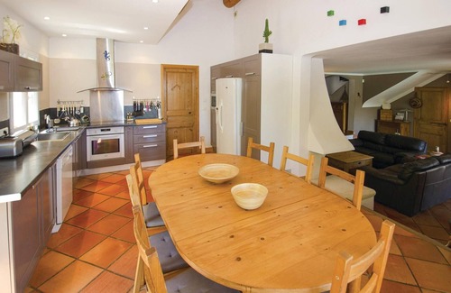 Caumont-sur-Durance House | Amazing home in Caumont sur Durance