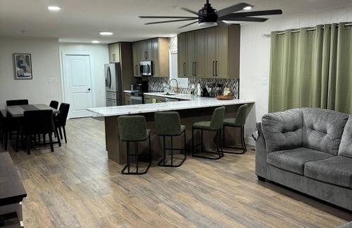 Valdosta House | Amazing Home Away From Home