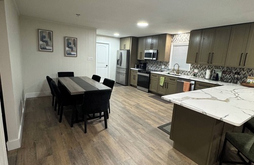 Valdosta House | Amazing Home Away From Home
